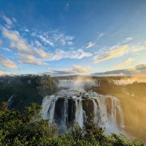 Transporte Cataratas Brasileiras + Parque das aves + Cataratas Argentinas + Visita Panorâmica de Itaipu