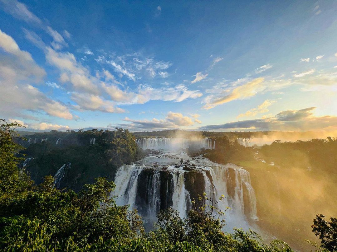 Transporte Cataratas Brasileiras + Parque das aves + Cataratas Argentinas + Visita Panorâmica de Itaipu