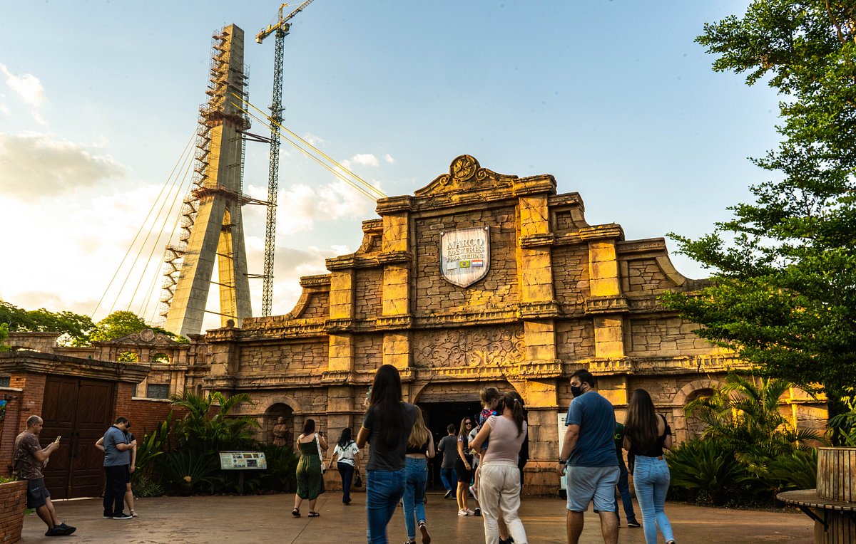 Transporte In e Out + Marco das 3 Fronteiras (sem ingresso)